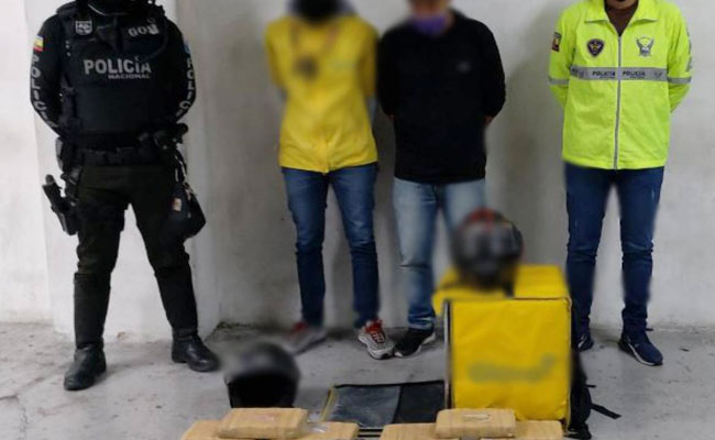 Procesan a sujetos que transportaban droga en una canasta de delivery en Quito