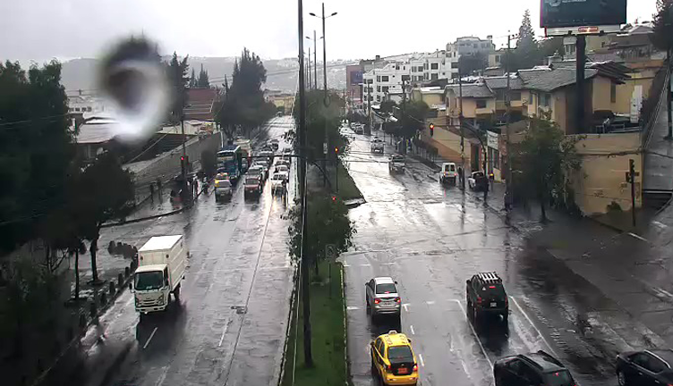 Quito: ECU 911 recibe 43 alertas por lluvia