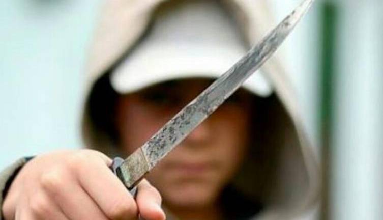 Adolescente atacó a su profesora con un cuchillo en Guayaquil