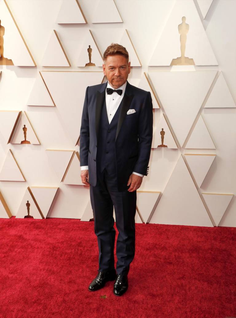 $!Sir Kenneth Branagh en la alfombra roja a su llegada a la entrega de los Premios Óscar hoy, en el Teatro Dolby de Los Ángeles, California (EE.UU.). EFE/EPA/DAVID SWANSON