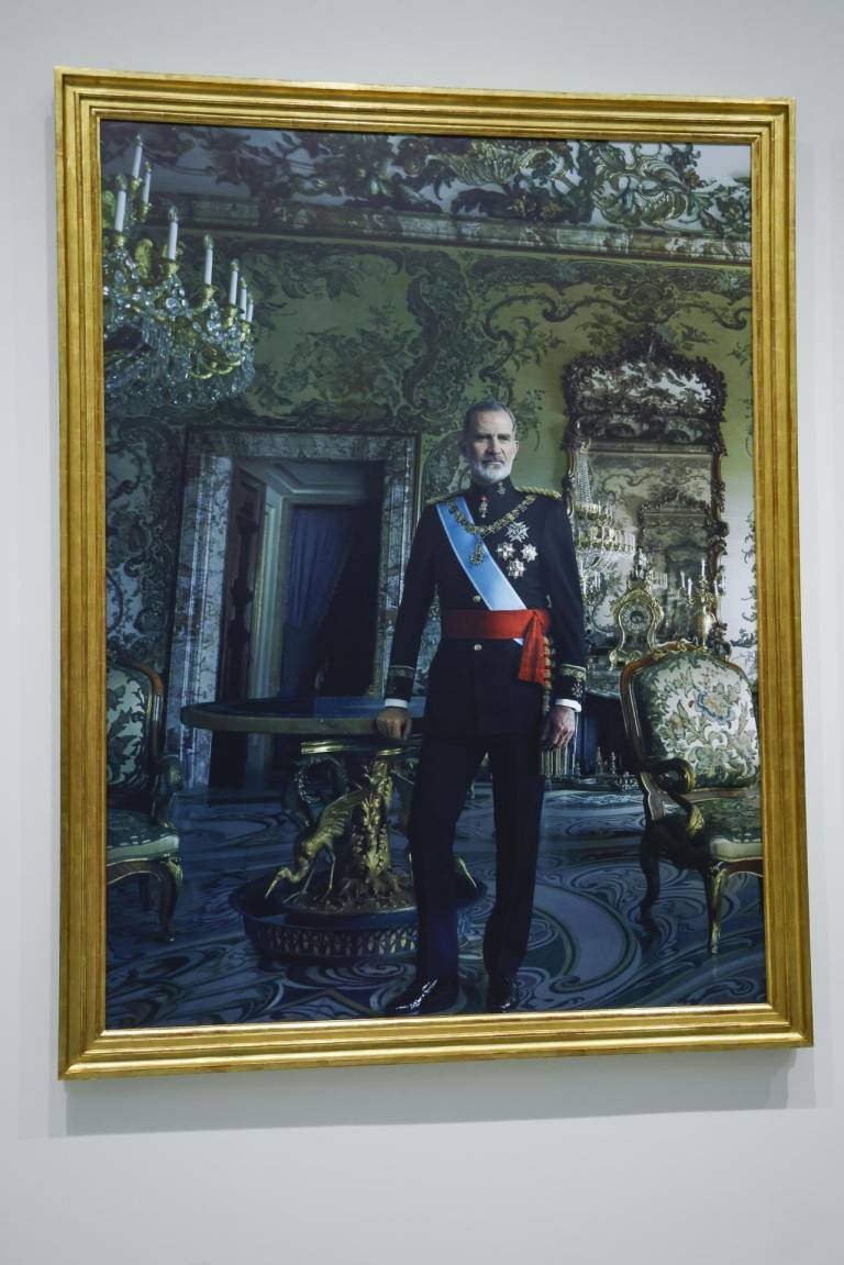 $!Retrato del Felipe VI, con uniforme de gran etiqueta del Ejército de Tierra, que se encuentra en el Banco de España de Madrid.