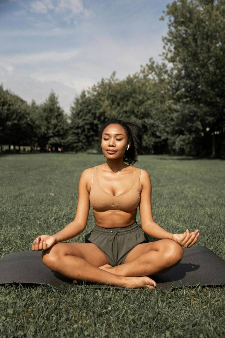 $!El uso de técnicas de manejo del estrés, como la meditación y respiración, pueden ayudar a cuidar de la salud mental.