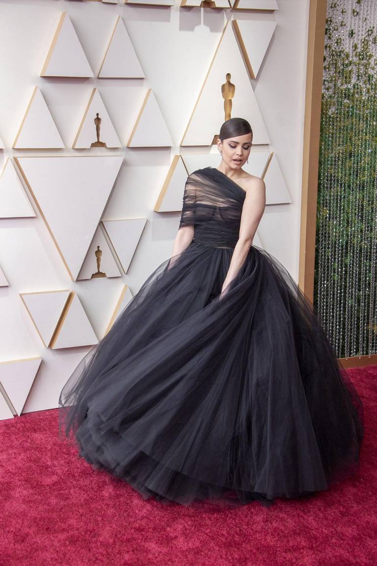 $!La actriz Sofia Carson posa en la alfombra roja a su llegada a la entrega de los Premios Óscar hoy, en el Teatro Dolby de Los Ángeles, California (EE.UU.). EFE/ Javier Rojas