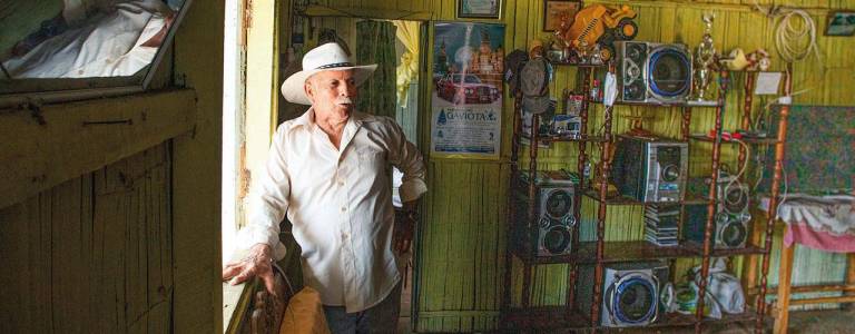 $!Don Telmo recibe a los turistas que llegan hasta el recinto El Recuerdo.