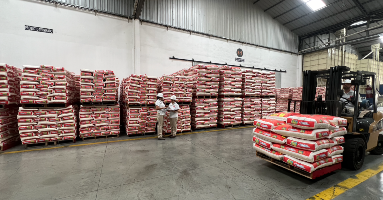 $!Pilas de arroz en las instalaciones de Industrias Dajahu.