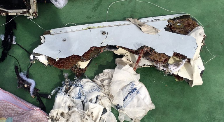 Localizan restos de la cabina del avión de EgyptAir desaparecido