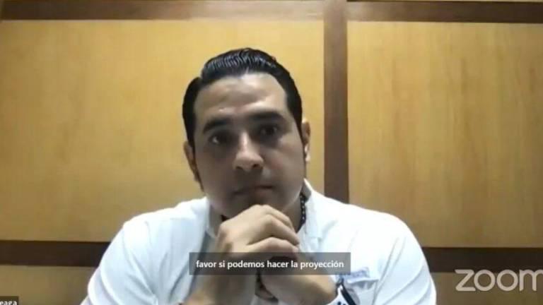 $!Captura de video que captó a Ronny Aleaga conectándose de forma remota a una sesión legislativa, en calidad de prófugo de la justicia, el 14 de mayo de este año.