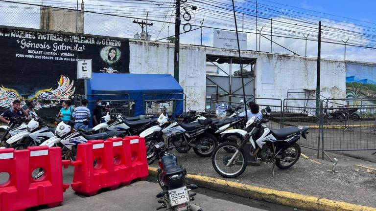 Tensión en la cárcel de Quevedo: hallan dos cuerpos colgados con sábanas y prendas de vestir