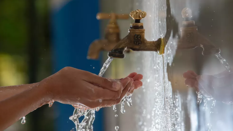 ¿Está en riesgo la calidad del agua potable en Guayaquil? Emapag asegura que no está contaminada con aguas residuales