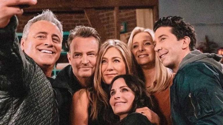 $!El elenco de Friends ha buscado mantener un perfil bajo con respecto a la situación en trono a Perry, y no mencionar más allá que su pésame con respecto al deceso.