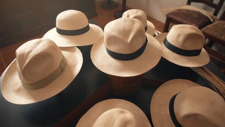 Cincuenta años tejiendo sombreros de paja toquilla