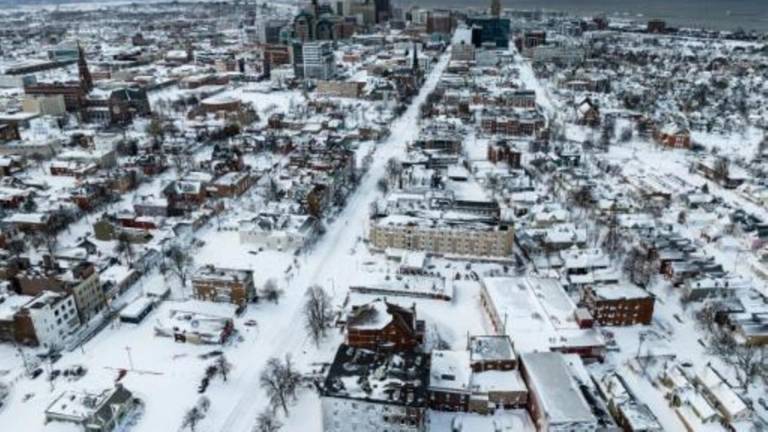 La tormenta de nieve del siglo ocasiona la muerte de casi medio centenar de personas en Estados Unidos