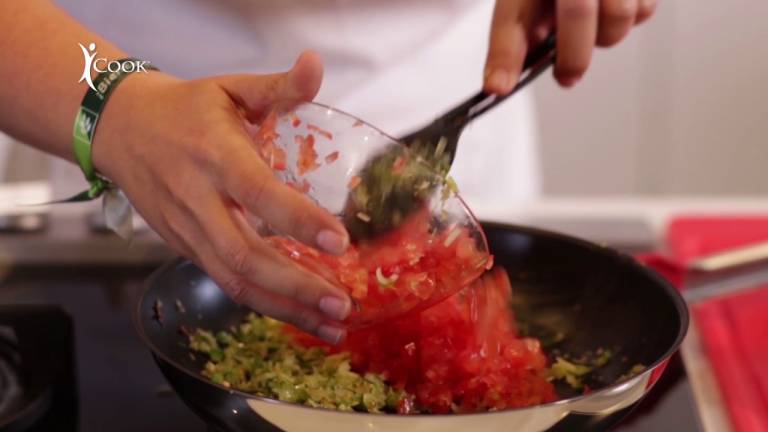 El extracto de tomate rojo revierte inflamación de la próstata