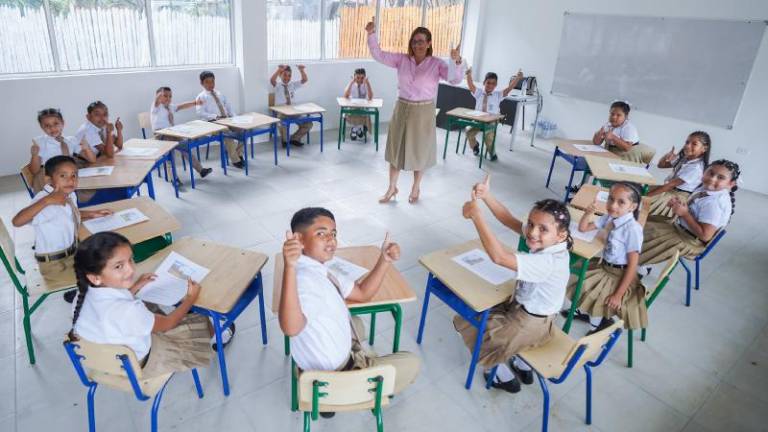 ¡Atención profesores! Ministerio de Educación contratará urgentemente más de 2.000 docentes a nivel nacional