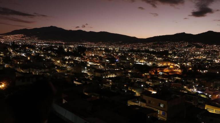 Horarios de cortes de luz en Ecuador, este lunes 14 de octubre, con apagones de hasta diez horas