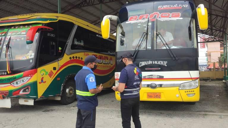 Transportistas de Ecuador anuncian paro nacional por la inseguridad en las carreteras