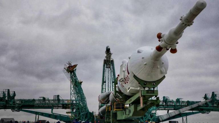 Rusia lanza Soyuz MS-21, primera nave en ser tripulada únicamente por cosmonautas rusos desde hace 14 años