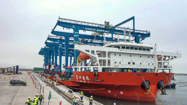 El interés chino en la región no se limita únicamente a la compraventa de bienes, como muestra de su presencia en puertos se destaca las inversiones que realiza en Chancay (Perú).
