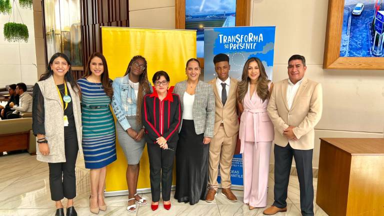 Aldeas Infantiles SOS Ecuador y DHL graduaron a 20 nuevos jóvenes capacitados para el sector laboral