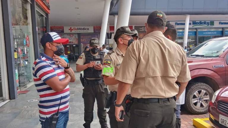 Roban casi 40 mil dólares a extranjero que esperaba que se abriera un banco en Guayaquil