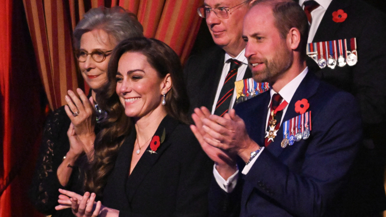 Kate Middleton hace su primera aparición oficial tras completar sus quimioterapias