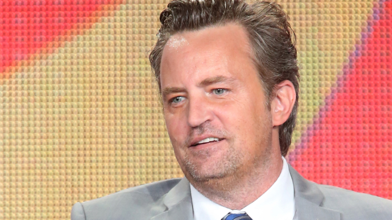 Un año de la partida de Matthew Perry: el caso sigue bajo investigación