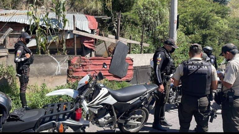 Cuatro cadáveres son descubiertos en una quebrada de Quito; parte policial da detalles