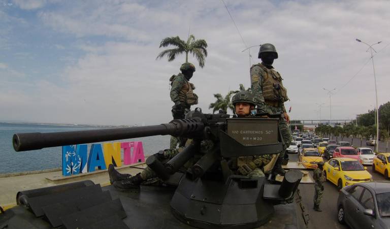 $!En junio de este año, el presidente Daniel Noboa ordenó que el Comando Nacional de la Policía y el de las Fuerzas Armadas se trasladaran a Manta, frente a la ola de delincuencia que se desató en la ciudad costera.