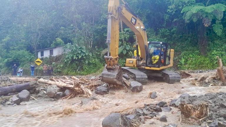 Deslizamiento de tierra devastador en Baños de Agua Santa: 7 muertos, 10 heridos y 17 desaparecidos