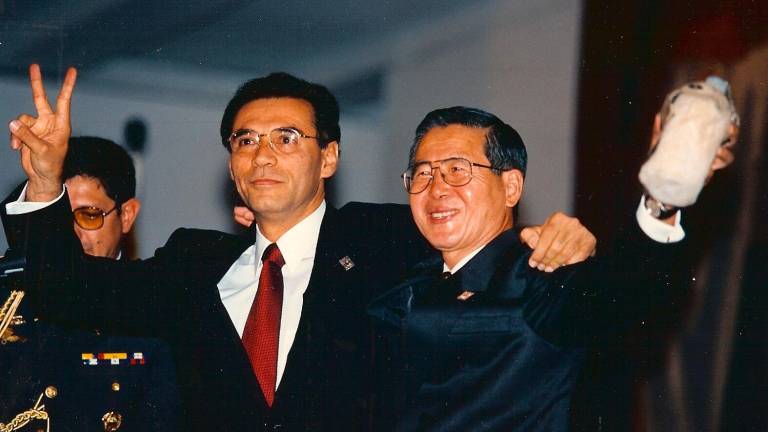 El 26 de octubre de 1998, Jamil Mahuad y Alberto Fujimori firmaron un tratado de paz que puso fin a años de conflicto entre Ecuador y Perú.