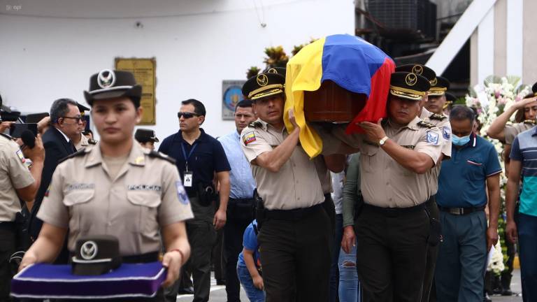 Despiden con honores a policía fallecida tras ataque en UPC: así inició el sueño de Verónica Songor que terminó en pesadilla