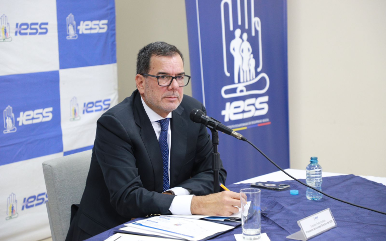 $!Fotografía del presidente del Consejo Directivo del IESS, Eduardo Peña, durante la última rueda de prensa que encabezó, el 17 de julio en Quito.