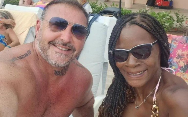 $!Fotografía de Plummer y Waller, pareja afectada por la enfermedad, durante sus vacaciones en Cabo Verde.