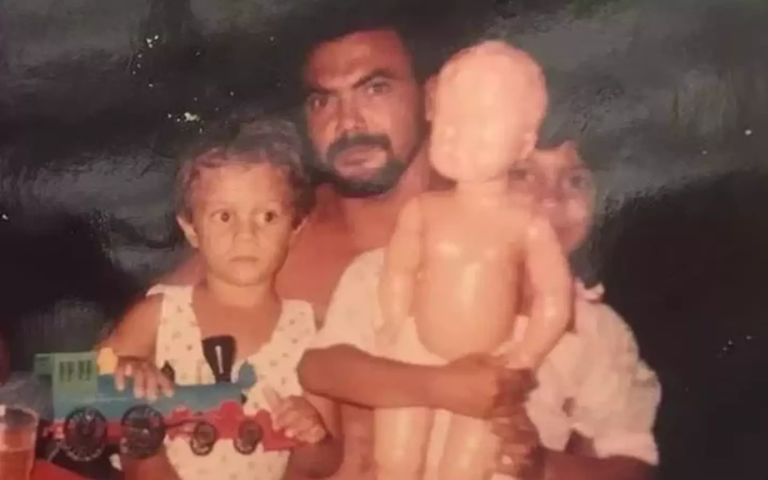 $!Fotografía del padre de Gislayne junto a dos de sus cuatro hijas.