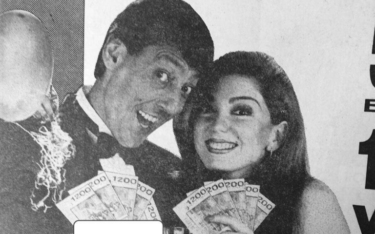 $!Carlos Alberto Vicente junto a Mariela Viteri en una publicidad de la lotería nacional, en 1994.