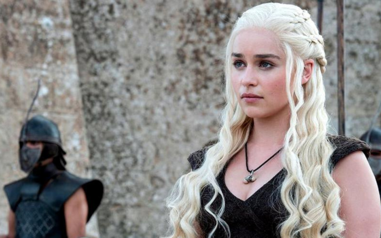 $!La foto de perfil del chatbot mostraba a la actriz británica Emilia Clarke interpretando a Daenerys.