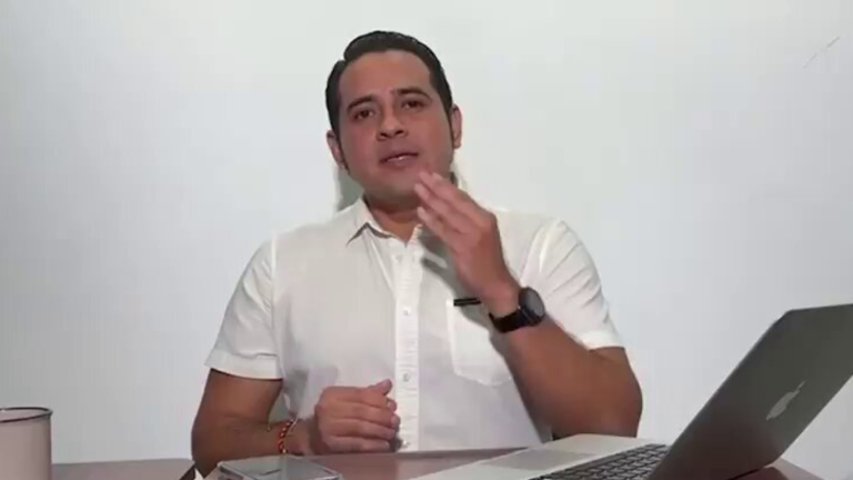 Captura de video en la que aparece el exlegislador.