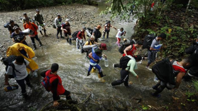 Acuerdo entre EE.UU. y Panamá reduce en un 92% el paso de migrantes ecuatorianos por el Darién, según embajada