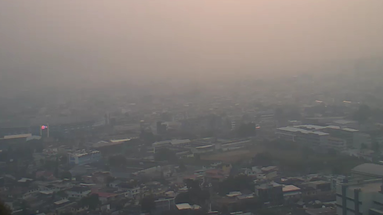 ¿Qué ocasionó la neblina que cubrió a Guayaquil este viernes?