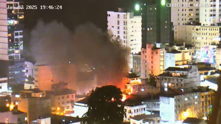 Bomberos controlaron incendio en una discoteca de la zona rosa de Guayaquil