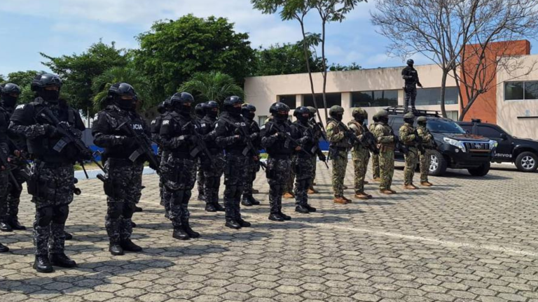 Fuerzas Especiales de EE.UU. capacitaron a 50 agentes del GIR y la Infantería de la Marina de Ecuador