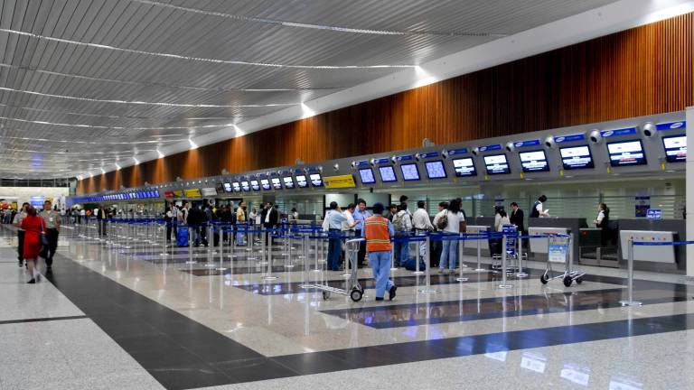 Suspenden operaciones en el aeropuerto de Guayaquil