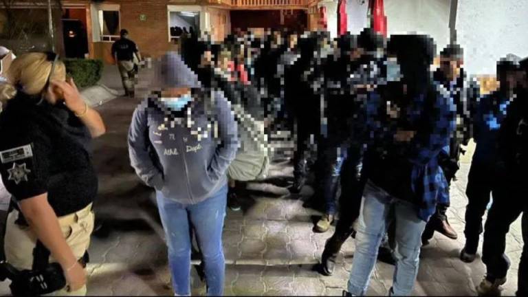 Hallan a 79 migrantes, que provenían de Ecuador y otros países, hacinados en un hotel en México