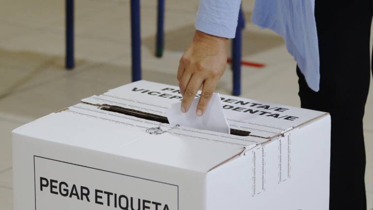 Se eleva a dos la cantidad de detenidos por rellenar papeletas durante la segunda vuelta de las elecciones