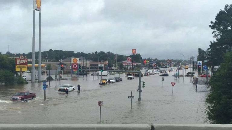 7.000 rescatados por inundaciones en Luisiana