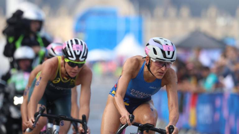 París 2024: La ecuatoriana Elizabeth Bravo finalizó en el puesto 34 del triatlón femenino