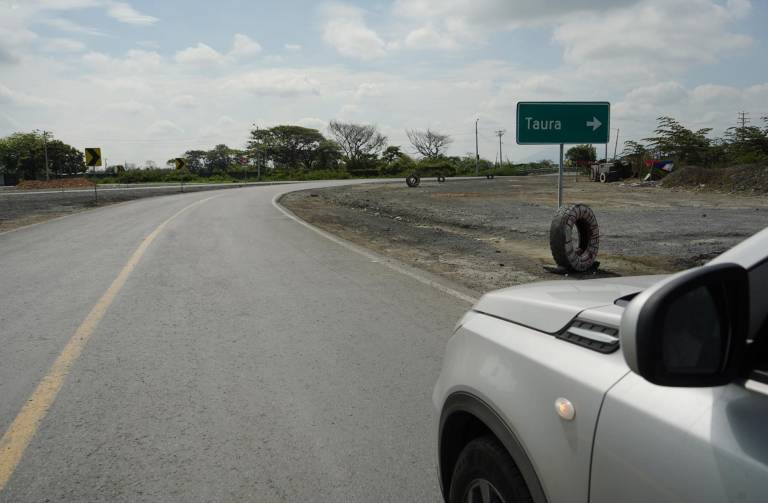 $!Ingreso a la parroquia Taura en la vía Durán-Tambo.