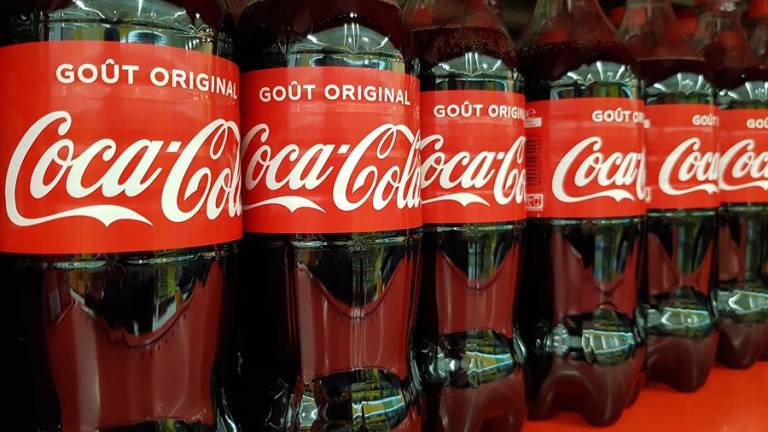 Coca-Cola suspende su publicidad en todas las redes sociales en campaña antirracista