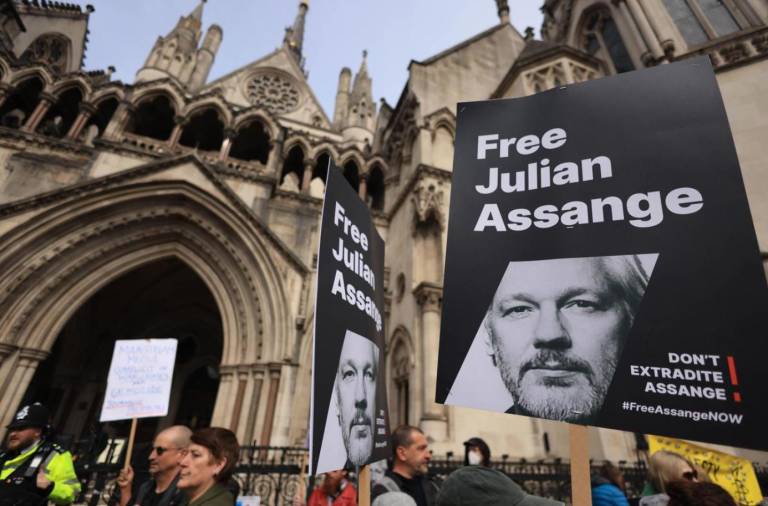 $!Washington afirmó que no se pedirá ni se le impondrá la pena de muerte a Assange, de ser hallado culpable.