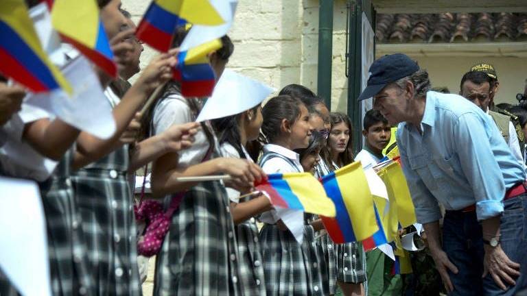 Colombia y Venezuela reanudan paso de estudiantes